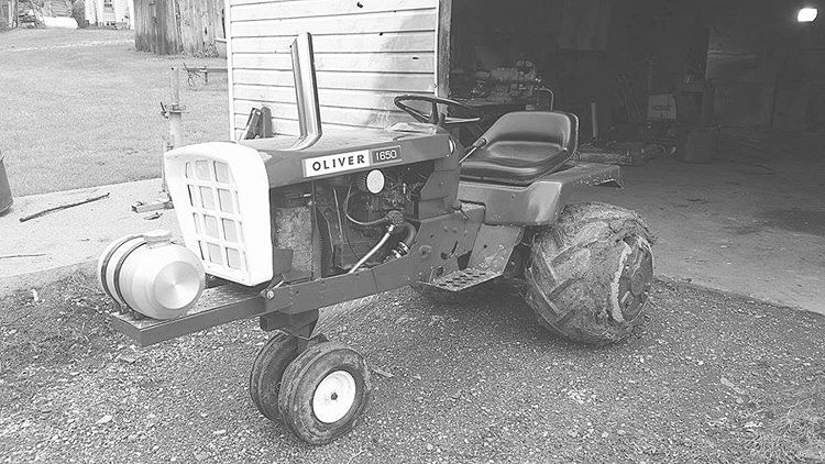 Oliver lawn outlet tractor