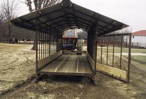 round bale hay feeder with roof