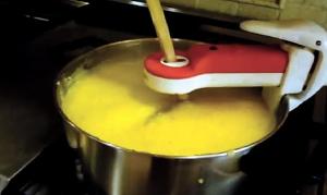 Stirr - the automatic pan stirrer 