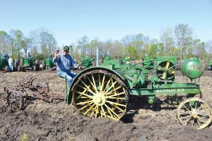 FARM SHOW Magazine - The BEST stories about Made-It-Myself Shop Inventions,  Farming and Gardening Tips, Time-saving Tricks & the Best Farm Shop Hacks,  DIY Farm Projects, Tips on Boosting your farm income